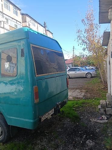 kia sorento 2005: Mercedes-Benz Vito: 2.5 l | 1991 il Mikroavtobus — 4