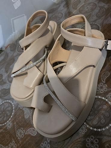 Çəkmələr: Bir defe geyinilib tezeden secilmir.Bej rəngli qadın platforma sandal — 4