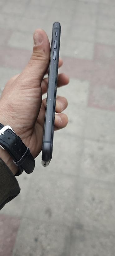 iphone 15 sade: IPhone 11, 64 GB, Qara, Face ID — 4