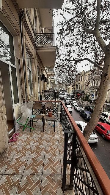memar ecemi kiraye: Mərkəzi ərazidə geniş balkonlu mənzil - Klassik memarlığa malik — 1