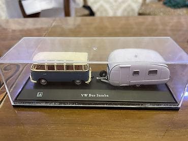 Model avtomobil dəsti – VW Bus Samba + qoşqu karvan - Ölçü: vitrinlik — 1