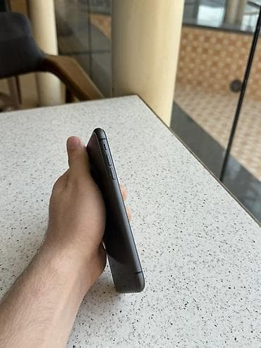 IPhone 11, 64 GB, Qara, Face ID — 4