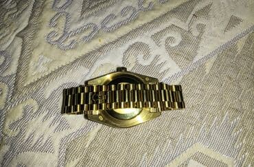 apple watch 8: Qızılı rəngli qol saatı - Korpus və qolbaq: metal, qızılı rəng — 3