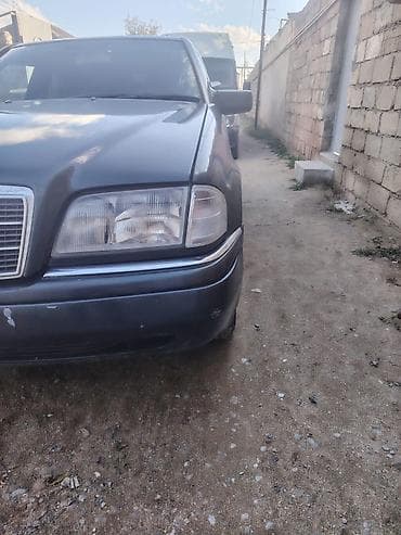 Su nəqliyyatı: Mercedes-Benz C 200: 2 l | Sedan — 3