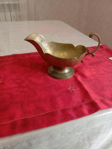 Misi qaşıqlama qabı (sous üçün) - Material: Mis/brass ərintisi -