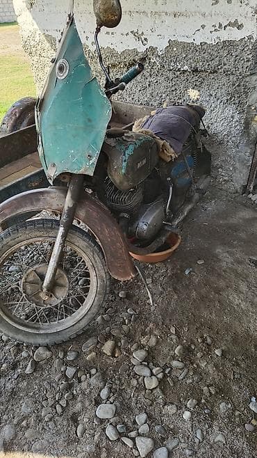 SSR dövrünə aid köhnə model üçtəkərli motosiklet (motor-araba)