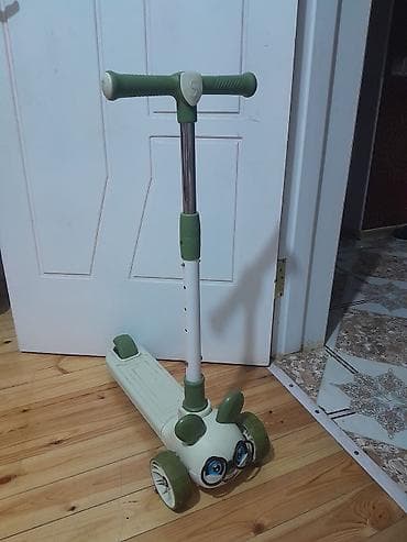 moped satilir: Uşaq skuteri satılır.4 yaşdan 10 yaşa qədər uşaxlara uyğundur.az — 1