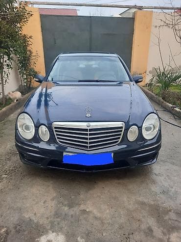 Mercedes-Benz E-Class: 2.7 l | 2002 il Sedan