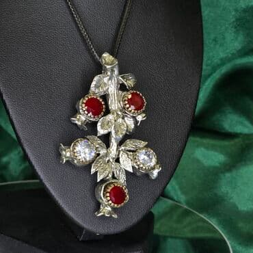 Kulon, Gümüş, Yaqut