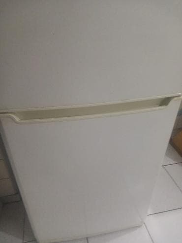 xaladenik alan: Ağ rəngli iki qapılı soyuducu - Dizayn: klassik ağ korpus, yuxarıda — 2