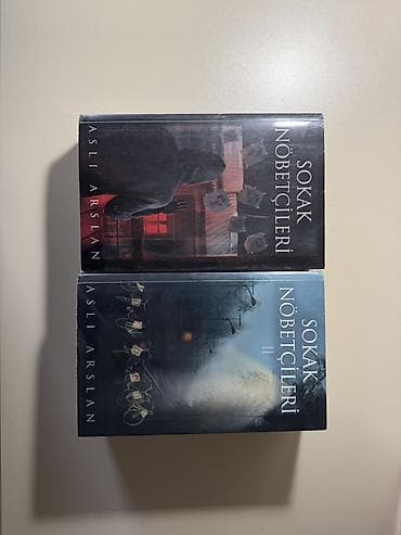 Bədii ədəbiyyat: Məhsul: Aslı Arslan – “Sokak Nöbetçileri” 2 cildlik kitab dəsti - — 1