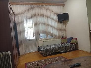 kiraye ev: Salam ev xanimlara ve telebelere verilir nefcilere 15 deq mesafede — 2
