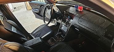 mercedes benz 208 d: Mercedes-Benz C-Class: 2.3 l | 1999 il Sedan — 10
