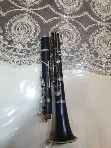 Саксофоны: A klarnet 6 açko 1100 . 4 açko 900 azn əla vəziyətdə kök prablem — 2