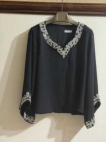 Qadın bluzası – qara rəng, bəzəkli - Model: geniş kəsimli, uzunqol