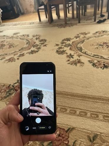 iphone 11 teze: IPhone 11, Qara — 7