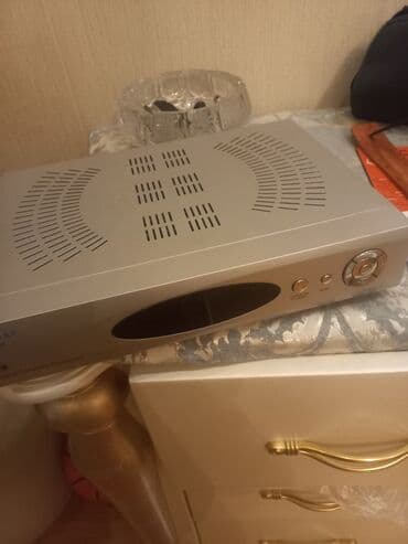 reqemsal tuner: Rəqəmsal peyk qəbuledicisi, iki pult ilə birlikdə. Qəbuledici DVB-S — 2