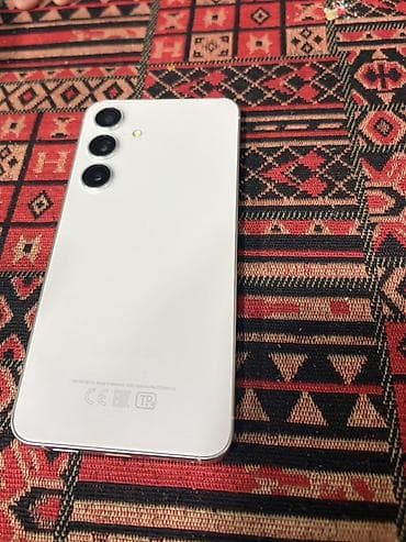 samsung en ucuz telefon: Samsung Galaxy S24, 128 GB, rəng - Ağ, Barmaq izi, İki sim kartlı, Face ID — 1