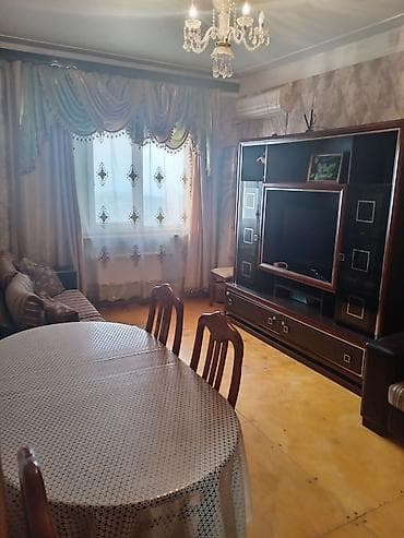 qalada ev satilir: 2 otaqlı mənzil – mebel və texnika ilə - Geniş işıqlı qonaq otağı — 1