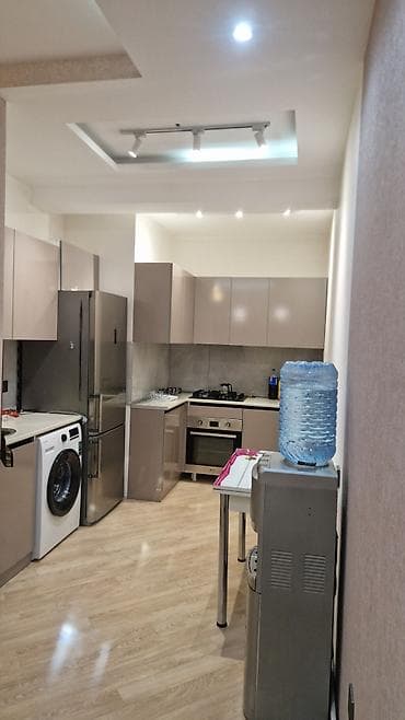 ev kiraye: MAKLER NARAHAT ETMƏSİN ! 28 may metro çıxışında 3 otaqlı. 2 balkon 2 — 10