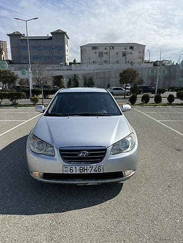 audi a5: Hyundai Elantra sedan – gümüş rəngdə, kompakta yaxın ölçülü şəhər və — 1