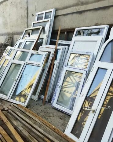 pencere olculeri: Müxtəlif ölçülü və formalı ağ rəngli plastik pəncərələr. Bəzilərində — 1