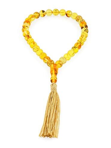 yun koftalar: Təsbeh – kiçik kəhrəba muncuqlu, şəffaf limon tonlarda.Bütöv — 4