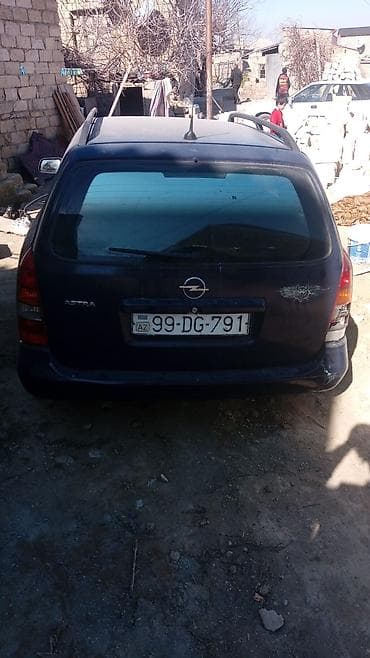 Avtomobil satışı: Opel Astra karvan (universal) – mavi rəng Mühüm xüsusiyyətlər: - — 3