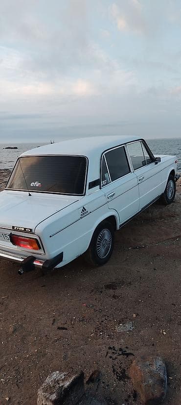 vuruq masin: VAZ 2106, ağ rəng, sedan kuzov. Xüsusiyyətlər: - Klassik “2106” — 4