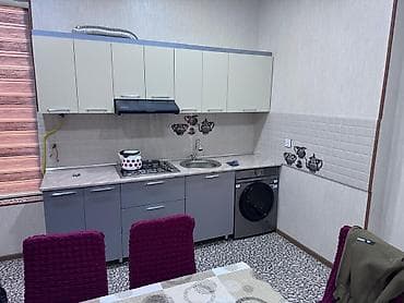 yevlaxda evler: Ev əşyalıdır. İstilik sistemi kombidir. Hər şəraiti var. Qaraj və — 3