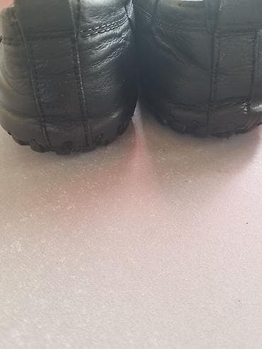 Мокасины и лоферы: Təmiz dəri ayaggabi 
yay ücün. 140 manata alinib. 
səligəli galib — 5