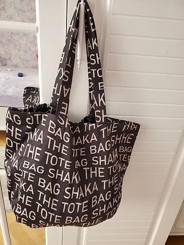 kum torbası: Parça tote çanta - Rəng: qara fon üzərində ağ “THE TOTE BAG SHAKA” — 2