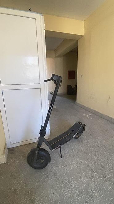 İşlənmiş Elektrik samokat 12", 751 - 1000 Vt, 16 - 25 km/s, Ünvandan götürmə
