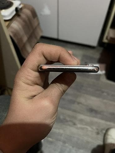 sumqayit soyuducu: IPhone X, 64 GB, Gümüşü, Face ID — 4