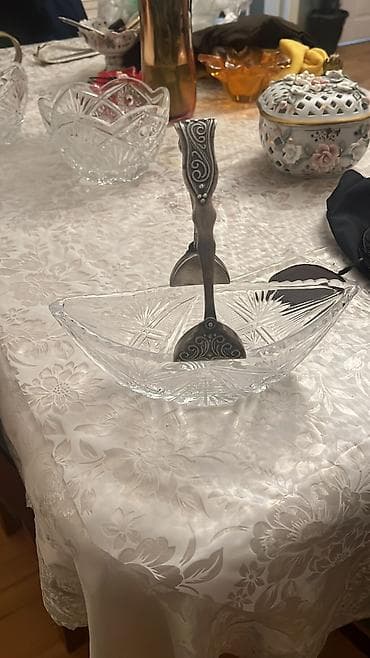 Tort və şiriniyyat qabı, Xrustal, Çexiya