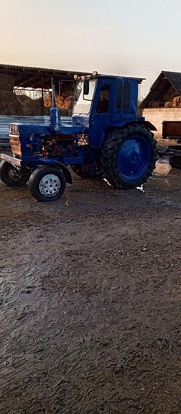 vaz radiatoru: Traktor MTZ seriyası (mavi rəng) - Güclü dörd təkərli arxa ötürücü — 4