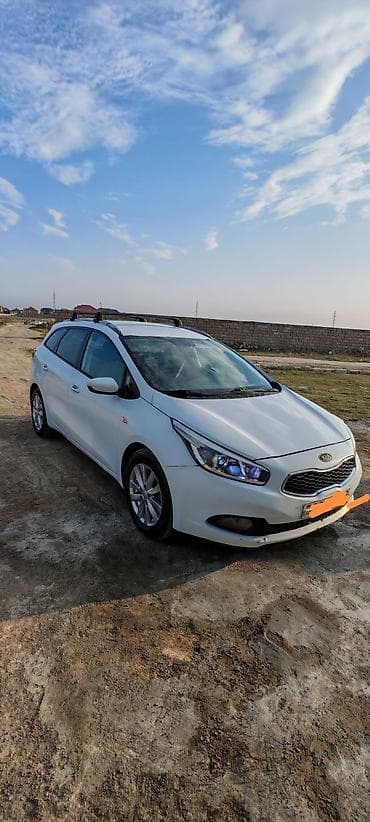Kia Ceed: 1.4 l | 2013 il Universal