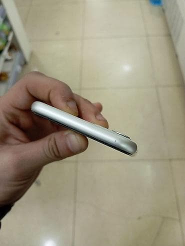 ipad 9 nesil: IPhone 11, 64 GB, Ağ, Face ID — 5