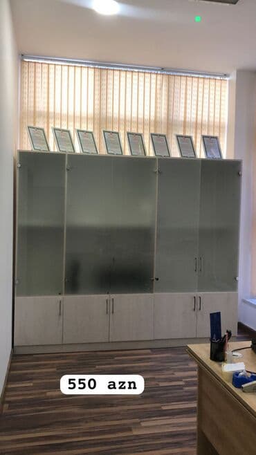 həkimə aid şəkillər: Dolab — 1