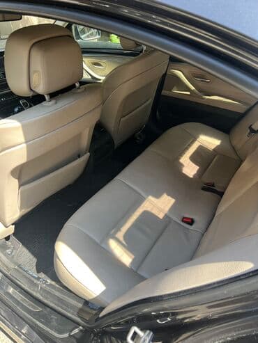 bmw 5 серия 525xi at: BMW 5 series: 2 л | 2011 г. Седан — 12