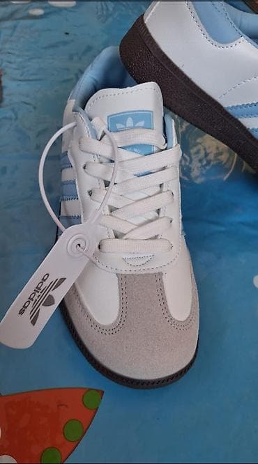 gozel donlar: Qadın, kişi üçün krasofka, çox rahat krasofkadı, ayaqda çox gözəl — 2