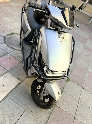 100-80 km gedır max suret 75 dı 2-3 saat tam dolur kuryer ucun