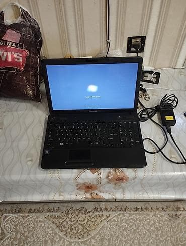 komputer notebook: Toshiba noutbuk - Marka/model: Toshiba (Satellite seriyası yazısı — 3