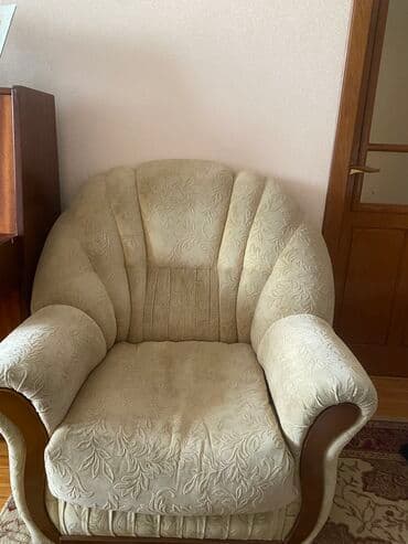 cay evi ucun divan islenmis: Divan kresloyaxwi veziyetdedir — 3