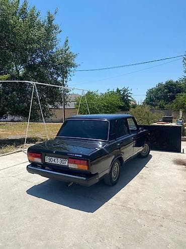 VAZ (LADA) 2107: 1.6 l | 2011 il 74683 km Sedan