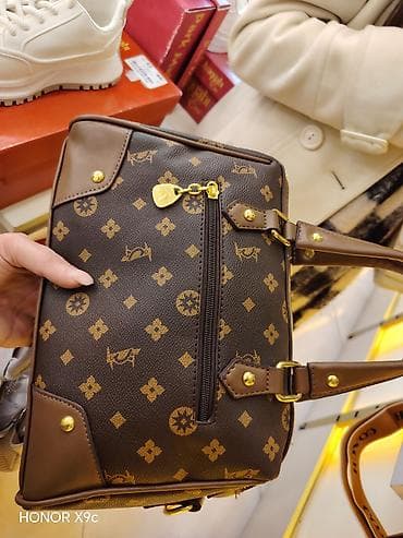 qizil sirqa: Əl çantası — 1