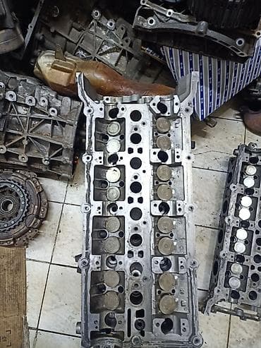 bmw oturacaqlar: Mühərrik silindr başlığı (V6/V8 tipli, 4 klapanlı silindr — 5