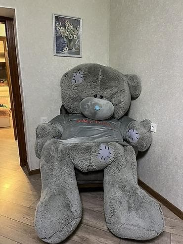 Nəhəng ölçüdə boz plyuş ayı oyuncağı - Rəng: tünd-boz, saten-effektli