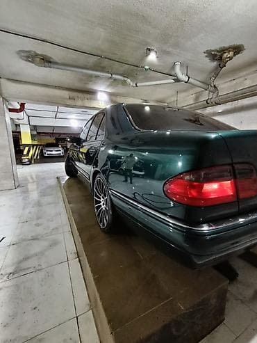 w210 krilo: Mercedes-Benz E-Class: 2 l | 1998 il Sedan — 5