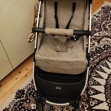 Kolyeska 50azn.Normal veziyyetde .Yigilib acilir.Yunguldu.Unvan Yeni